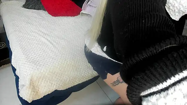 Snapshot of pamela_velazco chatting on 24, 10, 2025 pamela velazco online show from 24, 10, 2025