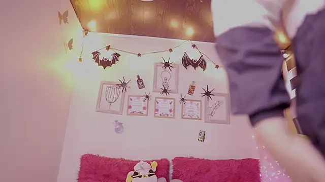 Snapshot of Cielo_Andrade chatting on 14, 10, 2025 Cielo Andrade online show from 14, 10, 2025
