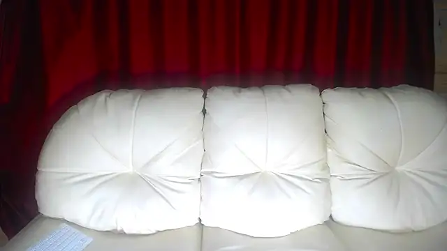 Snapshot of Esmeraldita782 chatting on 9, 10, 2025 Esmeraldita782 online show from 9, 10, 2025