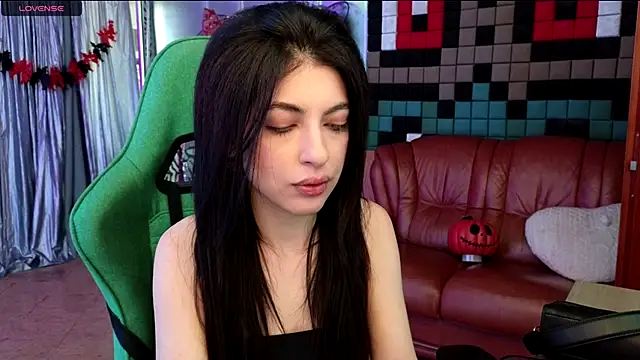 Snapshot of SinWolf_ chatting on 21, 10, 2025 SinWolf online show from 21, 10, 2025