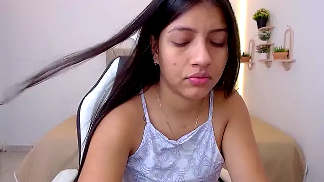 Snapshot of zara_cute chatting on 8, 5, 2026 zara cute online show from 8, 5, 2026