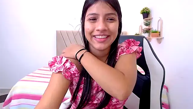Snapshot of zara_cute chatting on 14, 5, 2026 zara cute online show from 14, 5, 2026