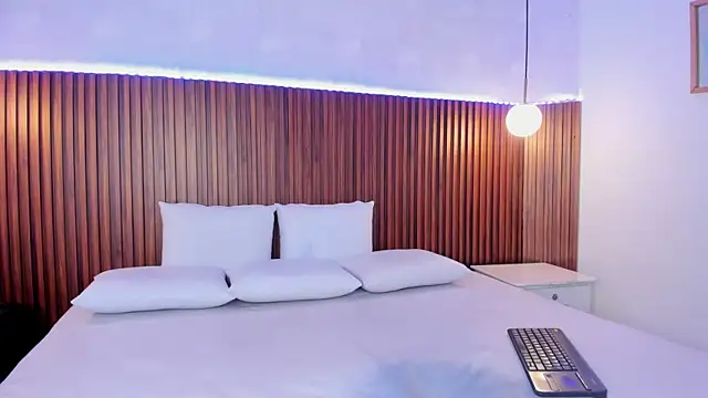 Foxy Kylie online show from 17, 10, 2025