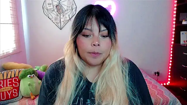 EllieMoonX online show from 7, 3, 2026