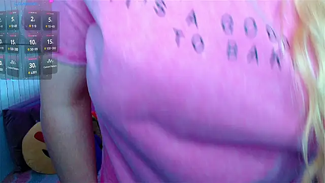 Snapshot of EllieMoonX chatting on 30, 4, 2026 EllieMoonX online show from 30, 4, 2026