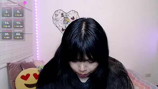 Snapshot of EllieMoonX chatting on 23, 5, 2026 EllieMoonX online show from 23, 5, 2026