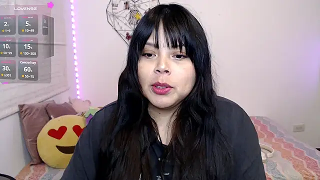 Snapshot of EllieMoonX chatting on 5, 6, 2026 EllieMoonX online show from 5, 6, 2026