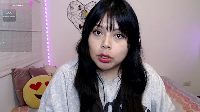 Snapshot of EllieMoonX chatting on 6, 6, 2026 EllieMoonX online show from 6, 6, 2026