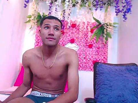 ADRIEL  VEGA online show from 22, 10, 2025