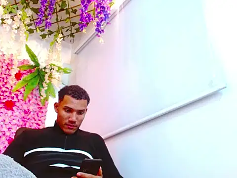 ADRIEL  VEGA online show from 28, 10, 2025