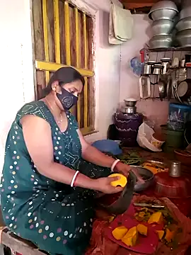 Snapshot of Sweet-Maddlina chatting on 5, 3, 2026 Sweet-Maddlina online show from 5, 3, 2026