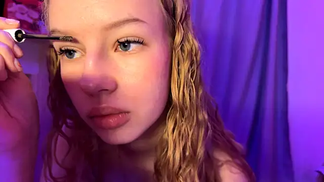 LunaCrave online show from 28, 11, 2025