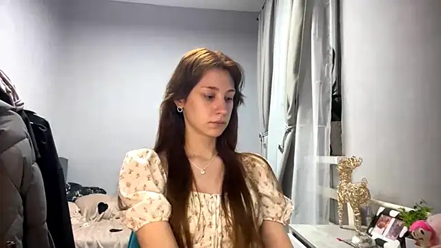 WildPeachh online show from 17, 11, 2025