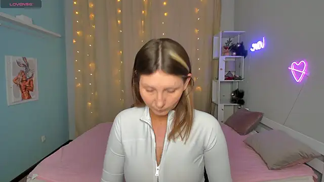 NikkiKiss   online show from 22, 12, 2025