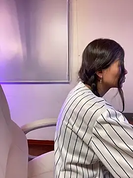 Ninfa pink online show from 29, 10, 2025