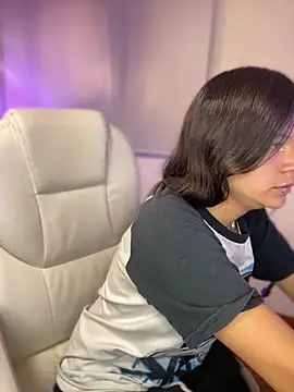 Ninfa pink online show from 30, 10, 2025