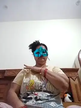 Honey-26 online show from 17, 4, 2026