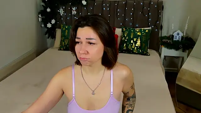 Snapshot of EdenSolis chatting on 22, 12, 2025 EdenSolis online show from 22, 12, 2025