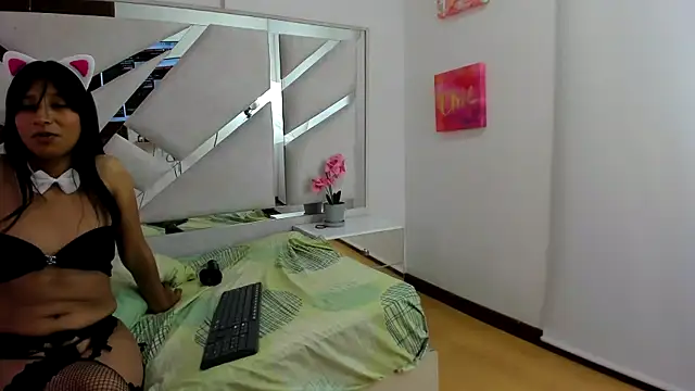 Snapshot of Luisa_BloomXXX chatting on 9, 10, 2025 Luisa BloomXXX online show from 9, 10, 2025