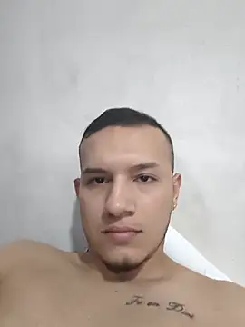 Snapshot of andriu656 chatting on 9, 10, 2025 andriu656 online show from 9, 10, 2025