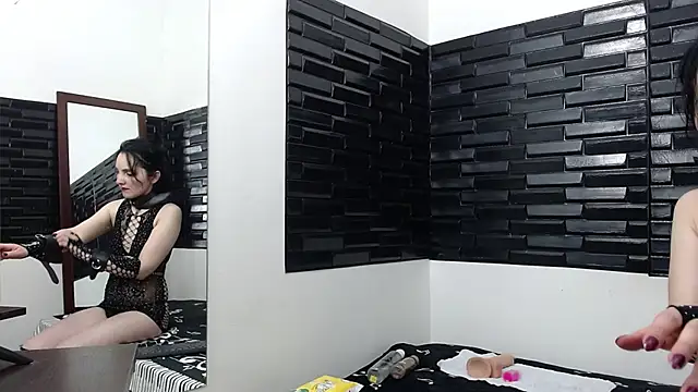 Snapshot of Merlyna_Cat chatting on 23, 10, 2025 Merlyna Cat online show from 23, 10, 2025