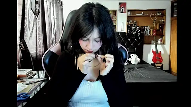 Maki Zein  online show from 3, 3, 2026