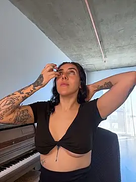 Lolathebaddie online show from 11, 3, 2026