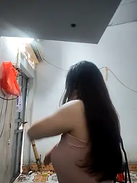 Snapshot of pusi_xinh chatting on 11, 10, 2025 pusi xinh online show from 11, 10, 2025
