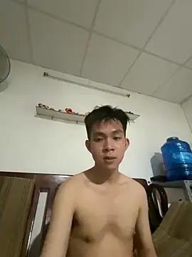 Snapshot of azn_typhoon00 chatting on 13, 10, 2025 azn typhoon00 online show from 13, 10, 2025