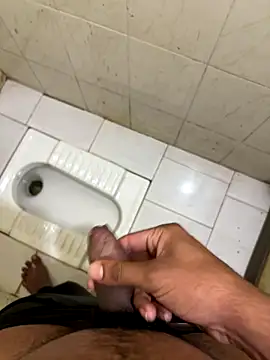 Snapshot of umaaNorth chatting on 11, 11, 2025 umaaNorth online show from 11, 11, 2025