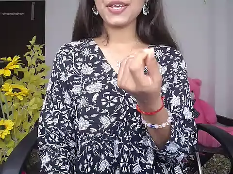 Hot Kareena online show from 19, 10, 2025