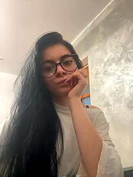 Snapshot of MissHerra2 chatting on 3, 11, 2025 MissHerra2 online show from 3, 11, 2025