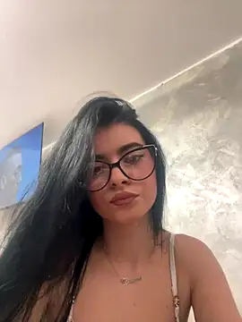 Snapshot of MissHerra2 chatting on 7, 11, 2025 MissHerra2 online show from 7, 11, 2025