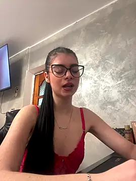 Snapshot of MissHerra2 chatting on 26, 11, 2025 MissHerra2 online show from 26, 11, 2025