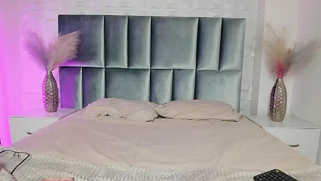 HollyPeach online show from 20, 3, 2026