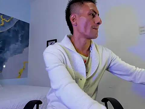 Snapshot of latin_crissex chatting on 18, 10, 2025 latin crissex online show from 18, 10, 2025