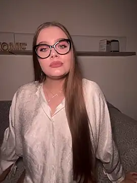 Snapshot of xSlavicDollx chatting on 15, 10, 2025 xSlavicDollx online show from 15, 10, 2025