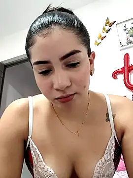 Snapshot of sophia_salazar18 chatting on 18, 10, 2025 sophia salazar18 online show from 18, 10, 2025