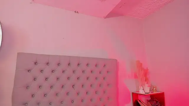 Snapshot of SofiRuiz_ chatting on 1, 2, 2026 SofiRuiz online show from 1, 2, 2026