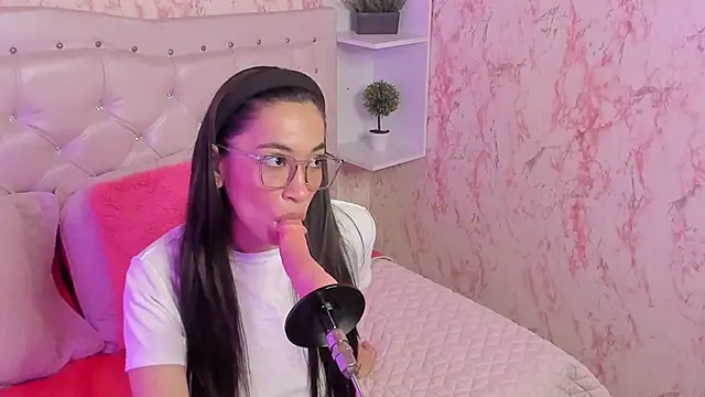 GabbiePrice online show from 18, 11, 2025