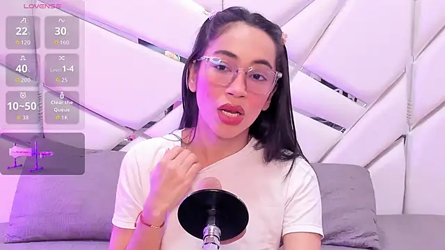 Snapshot of GabbiePrice chatting on 18, 5, 2026 GabbiePrice online show from 18, 5, 2026