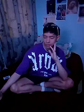 Snapshot of heyy_noah11 chatting on 11, 10, 2025 heyy noah11 online show from 11, 10, 2025