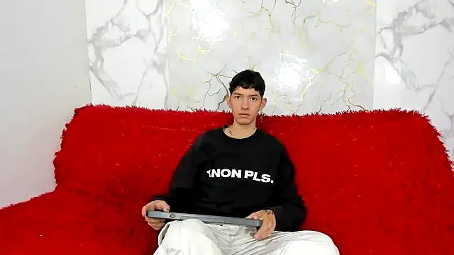 heyy noah11 online show from 17, 5, 2026