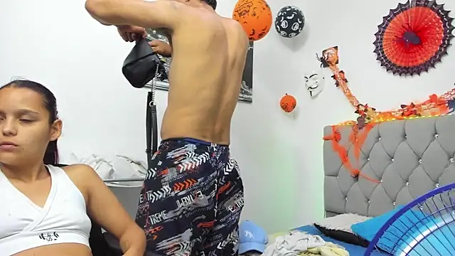 Sofi And Santy online show from 4, 11, 2025