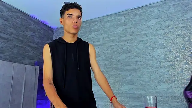 jhojan foxxx  online show from 12, 11, 2025