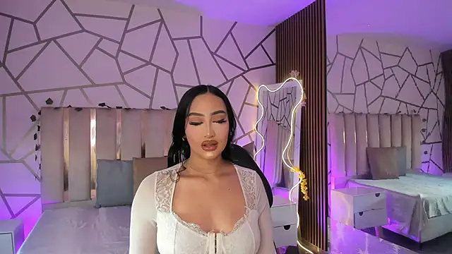 Snapshot of BEELLA_TAY1 chatting on 3, 5, 2026 BEELLA TAY1 online show from 3, 5, 2026