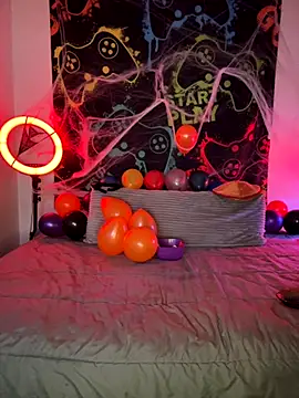 MiniMonroe online show from 1, 11, 2025