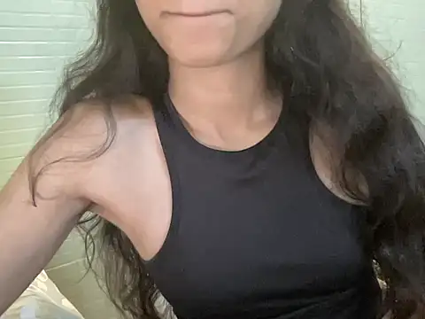 youngriri2 online show from 10, 11, 2025