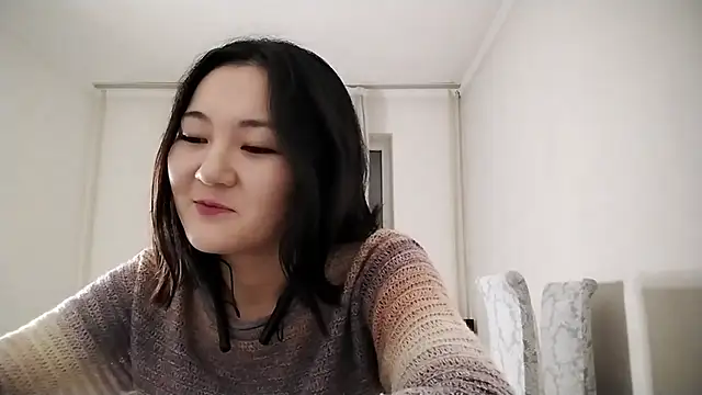 Snapshot of Lyndasilk chatting on 13, 11, 2025 Lyndasilk online show from 13, 11, 2025