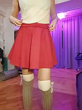 Snapshot of Milla_4You chatting on 15, 10, 2025 Milla 4You online show from 15, 10, 2025